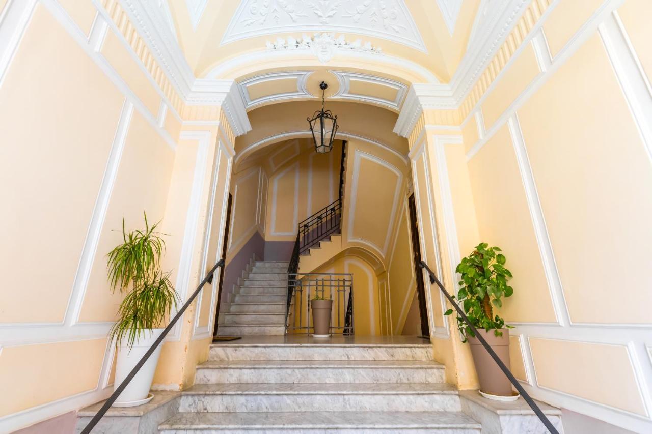 Grand Classic Apartment At San Martino By Napoliapartments מראה חיצוני תמונה